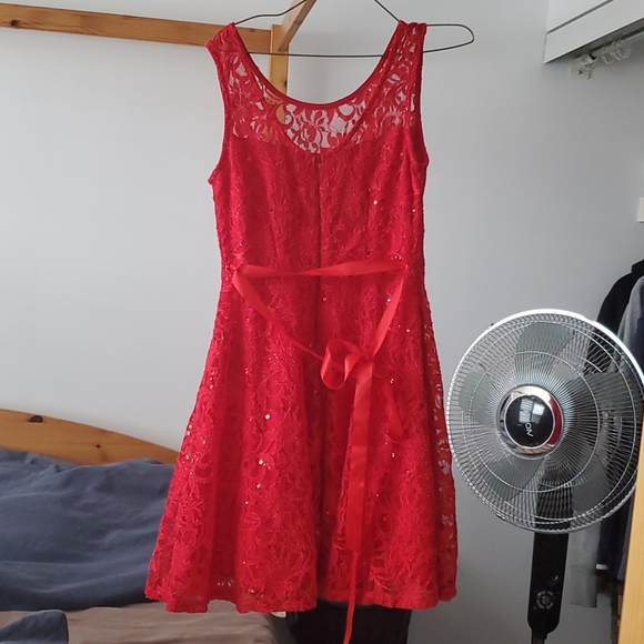 Dress - Picture 4 of 4